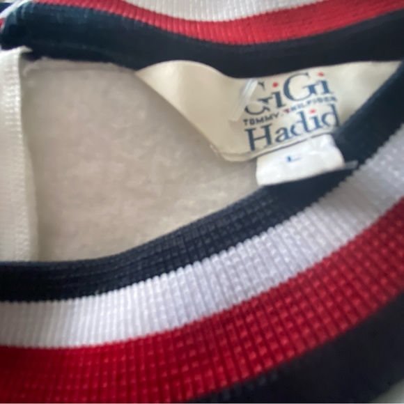 Very nice white top .Worn once  to big for me. - Picture 2 of 9